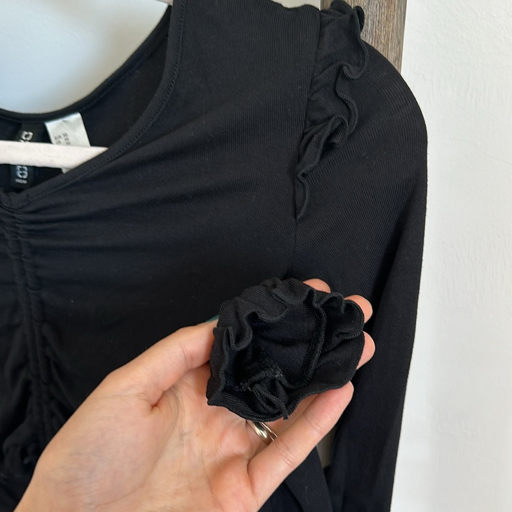 H&M Black Ribbed Drawstring-Detail Top / Size XS - Picture 6 of 13